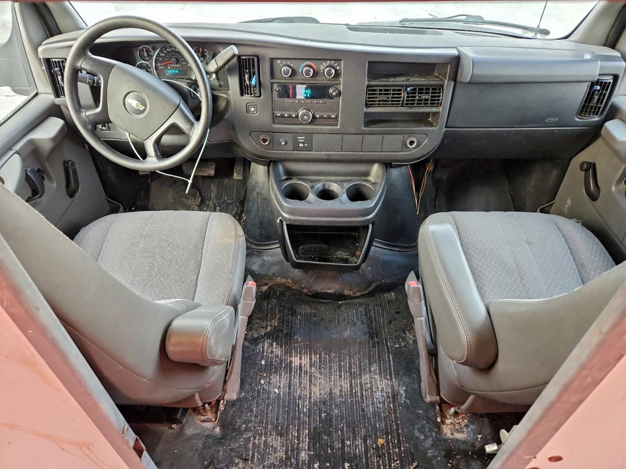 Chevrolet Express Image 13