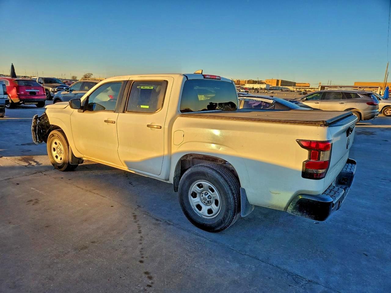 Nissan Frontier S Image 7