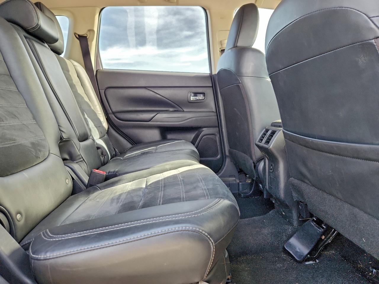 Mitsubishi Outlander Se Image 6