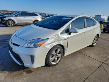  Salvage Toyota Prius