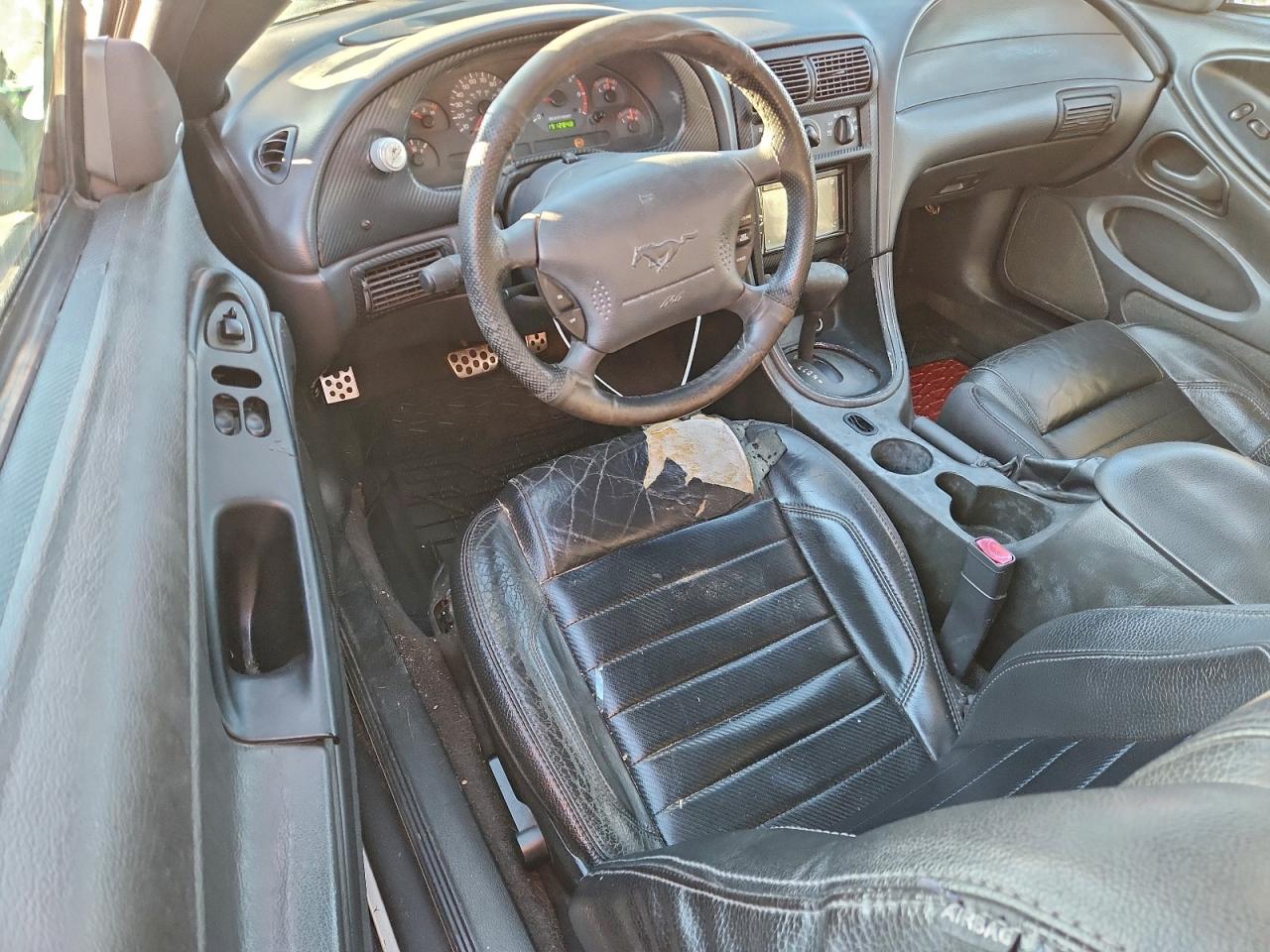 Ford Mustang Image 10