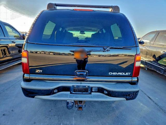 Chevrolet Suburban K1500 Image 5