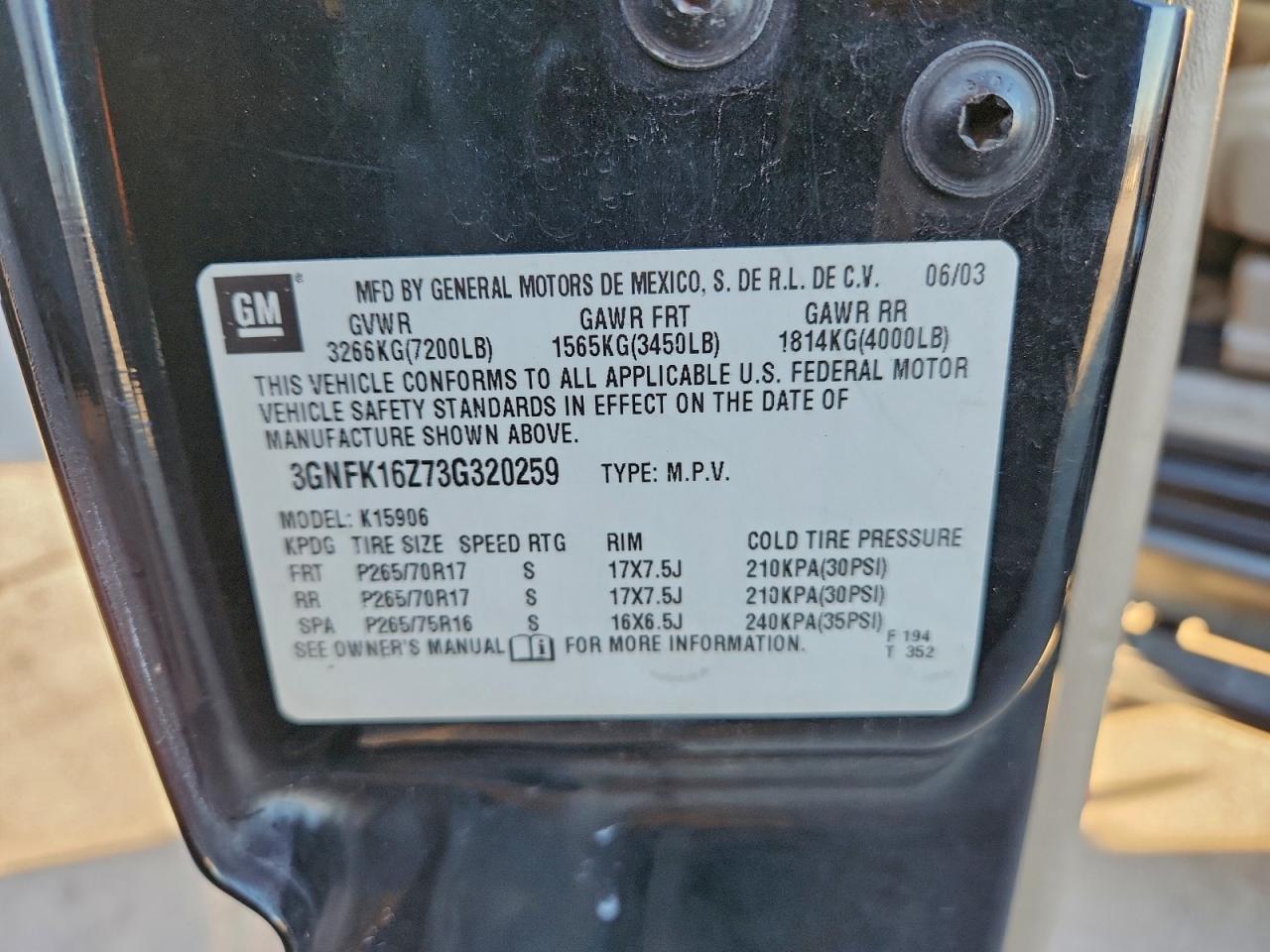 Chevrolet Suburban K1500 Image 12