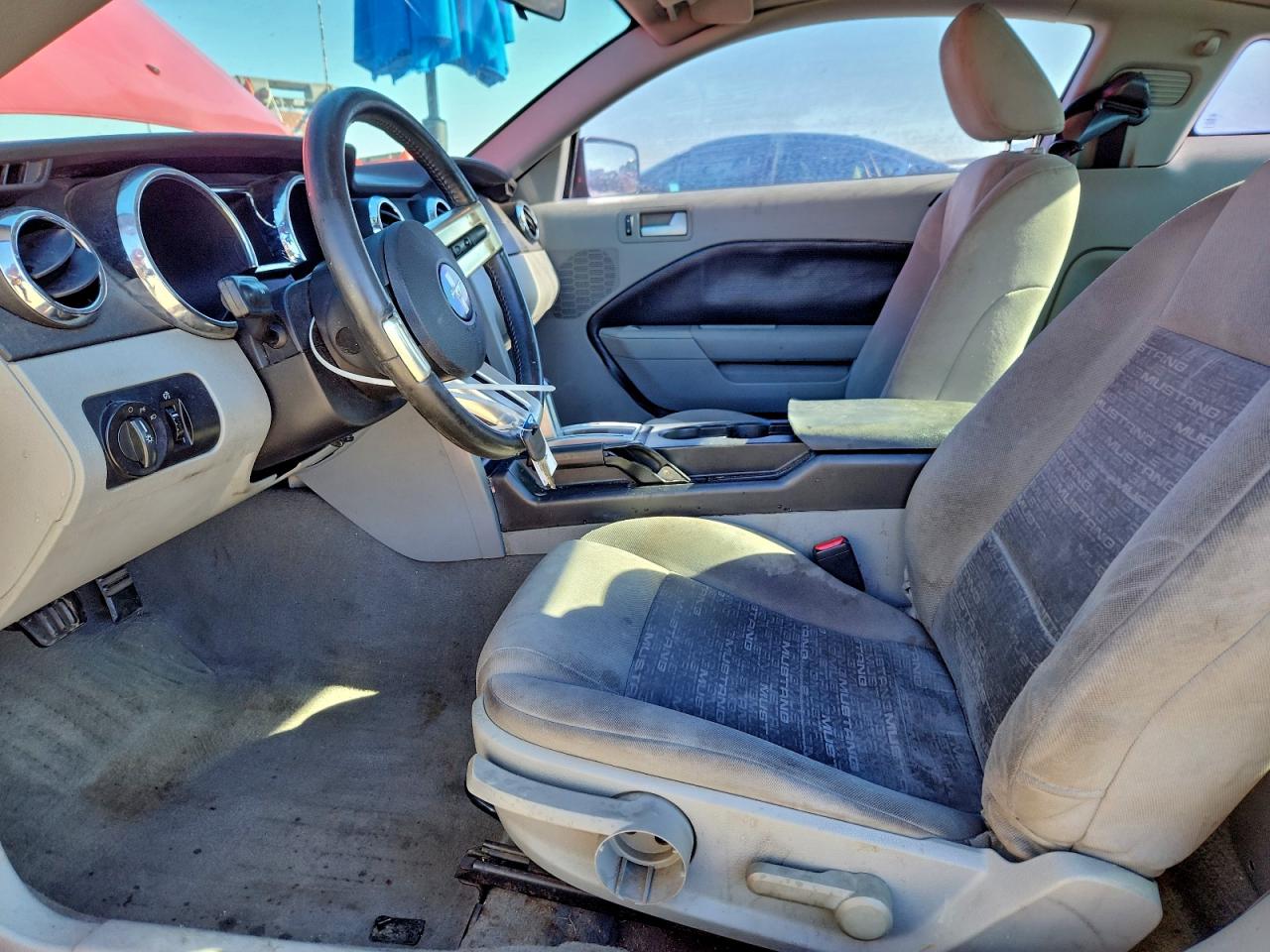 Ford Mustang Image 9