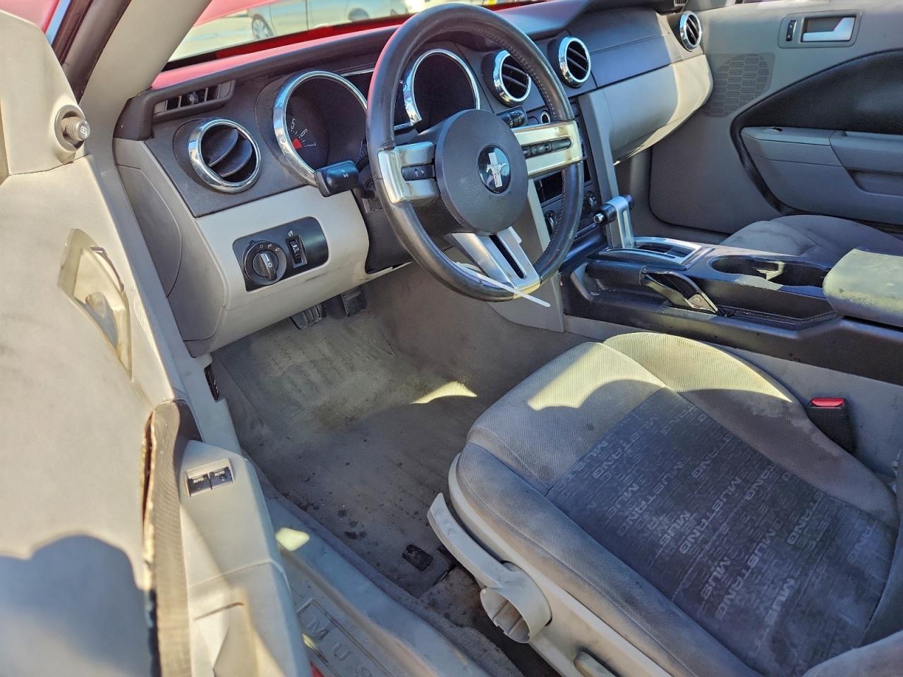 Ford Mustang Image 8