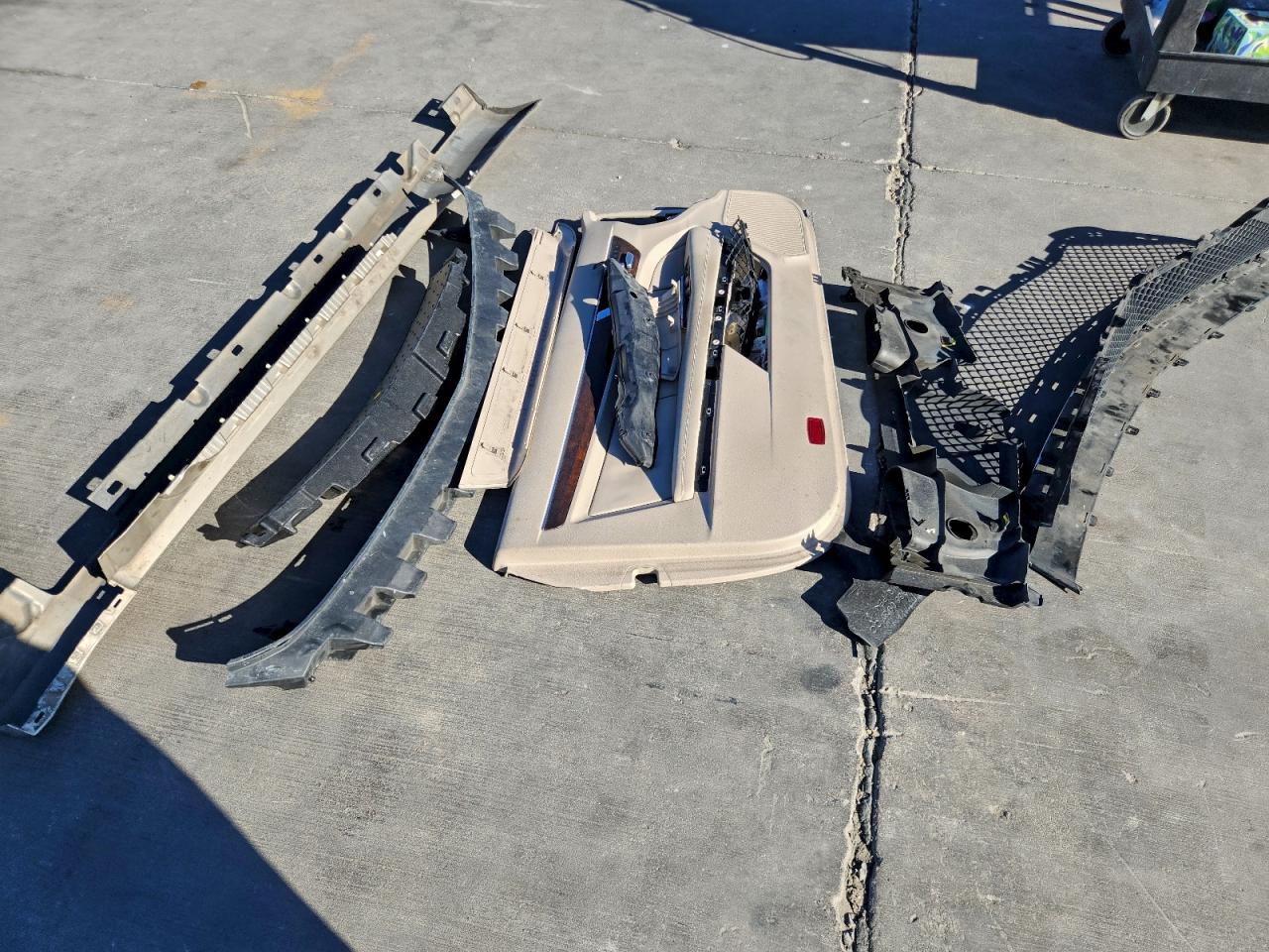 Mercedes-Benz E-Class 400 Image 8