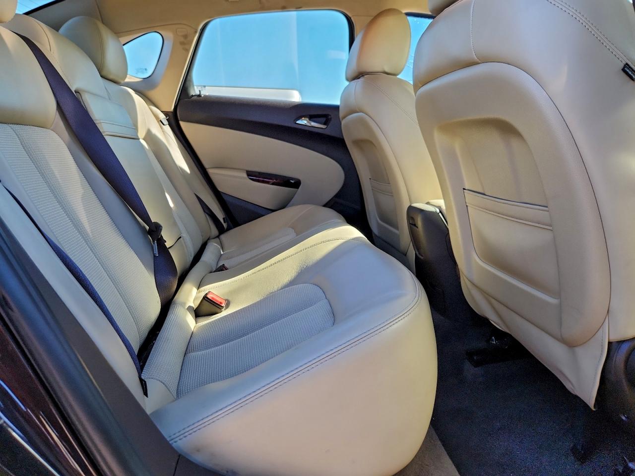 Buick Verano Image 9