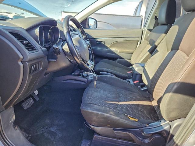 Mitsubishi Outlander Es Image 2