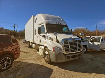  Salvage Freightliner Cascadia 1