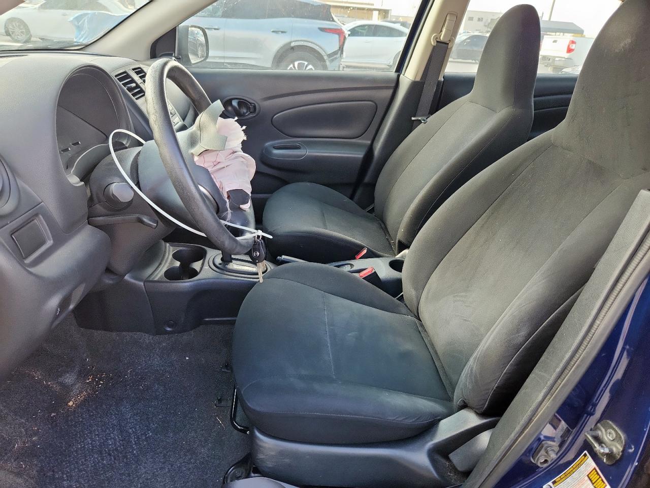 Nissan Versa S Image 4