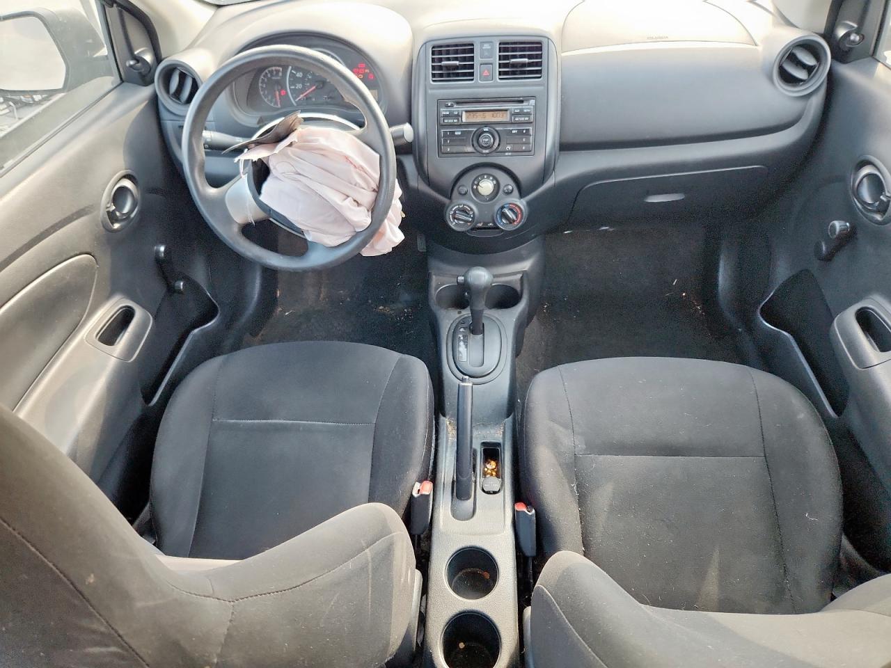 Nissan Versa S Image 5