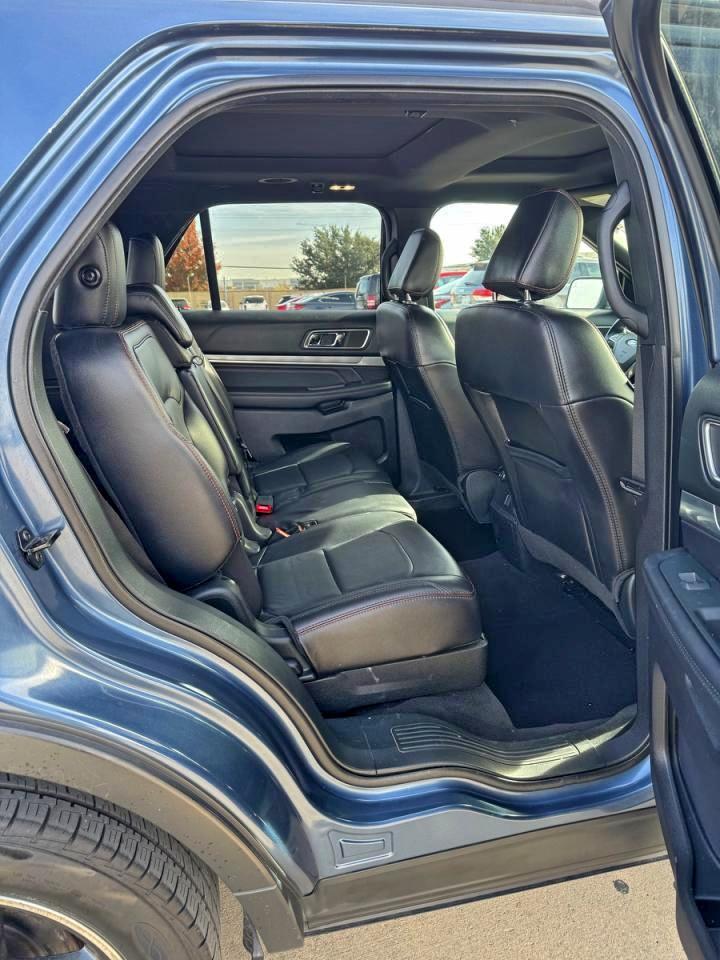 Ford Explorer Sport Image 2