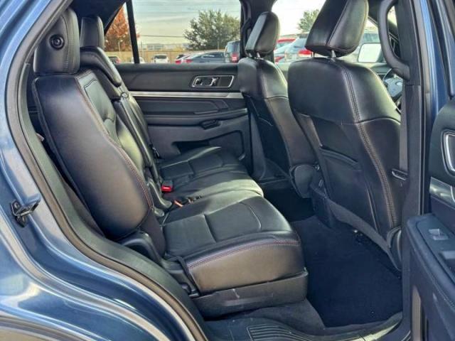 Ford Explorer Sport Image 2