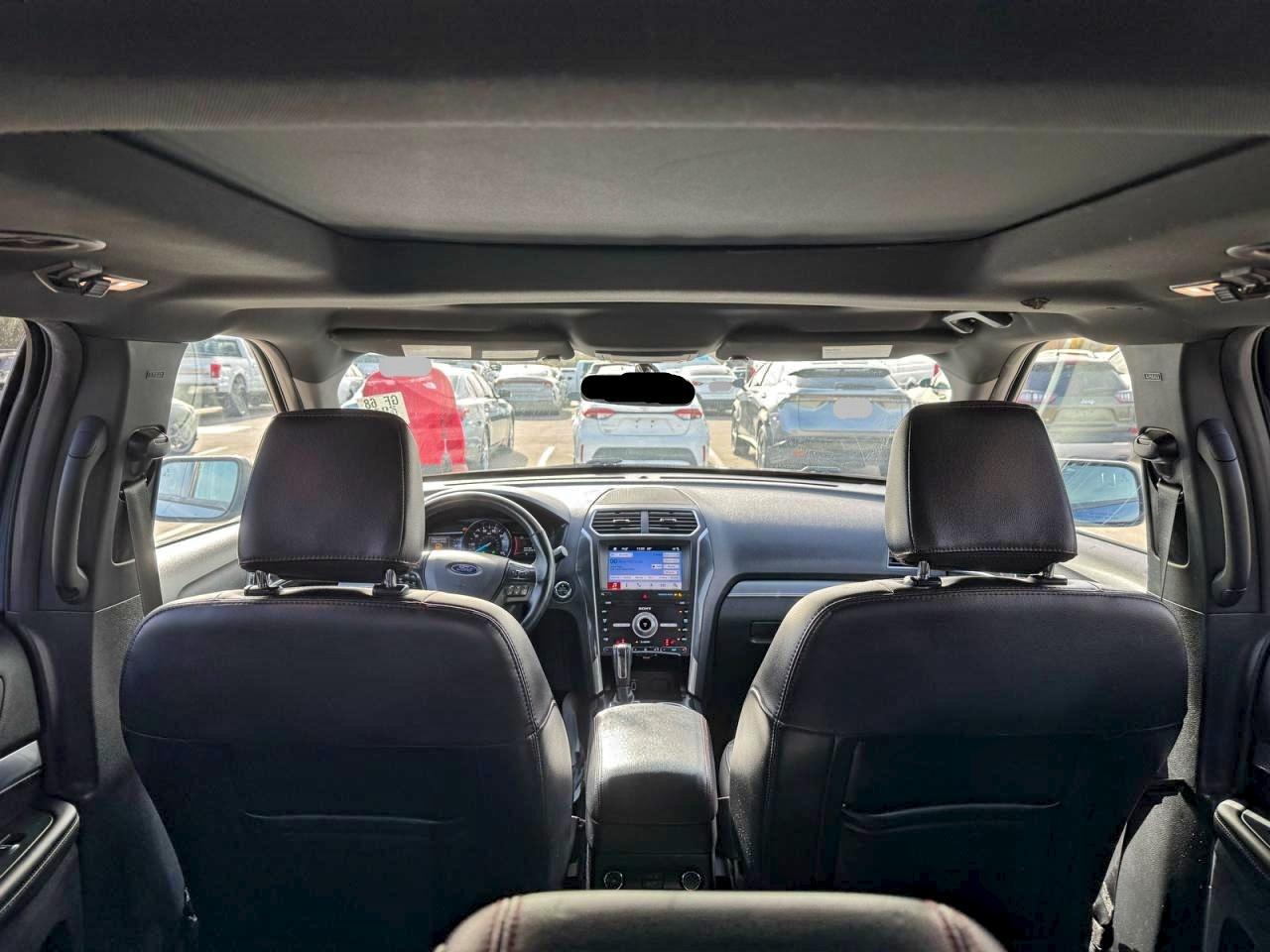 Ford Explorer Sport Image 10