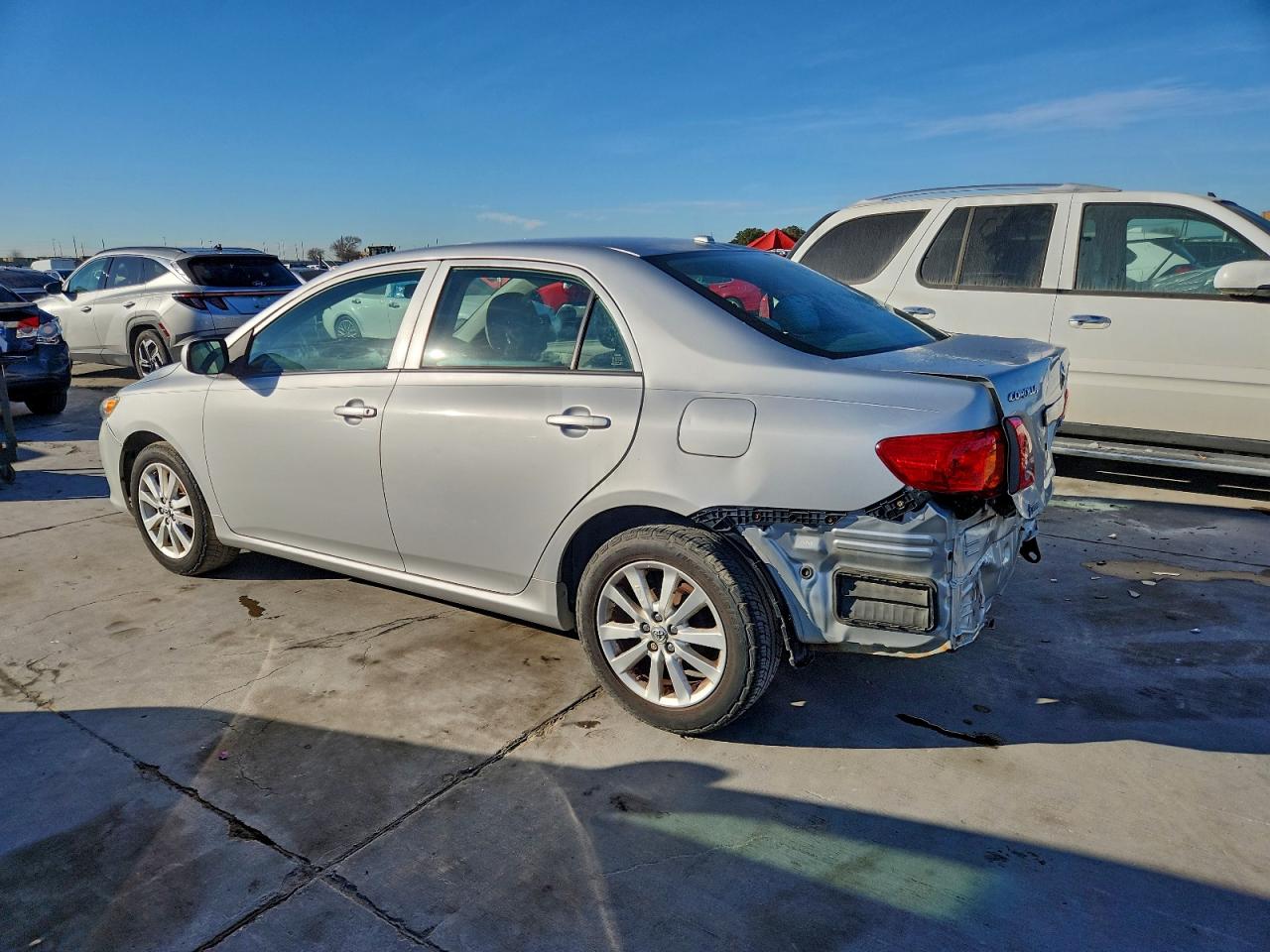 Toyota Corolla Base Image 4