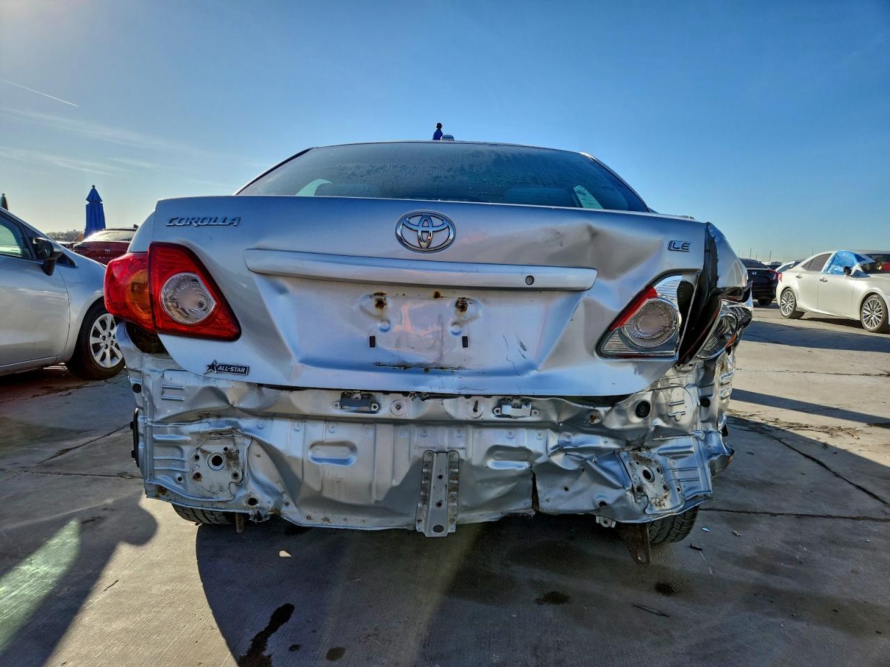 Toyota Corolla Base Image 2