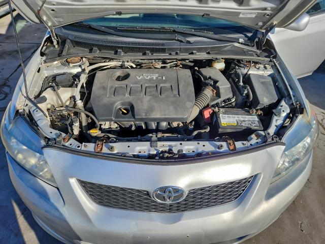 Toyota Corolla Base Image 9