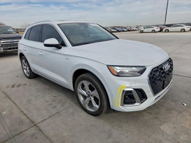 Audi Q5 Prestige 45 Image 4