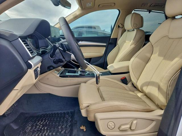 Audi Q5 Prestige 45 Image 2