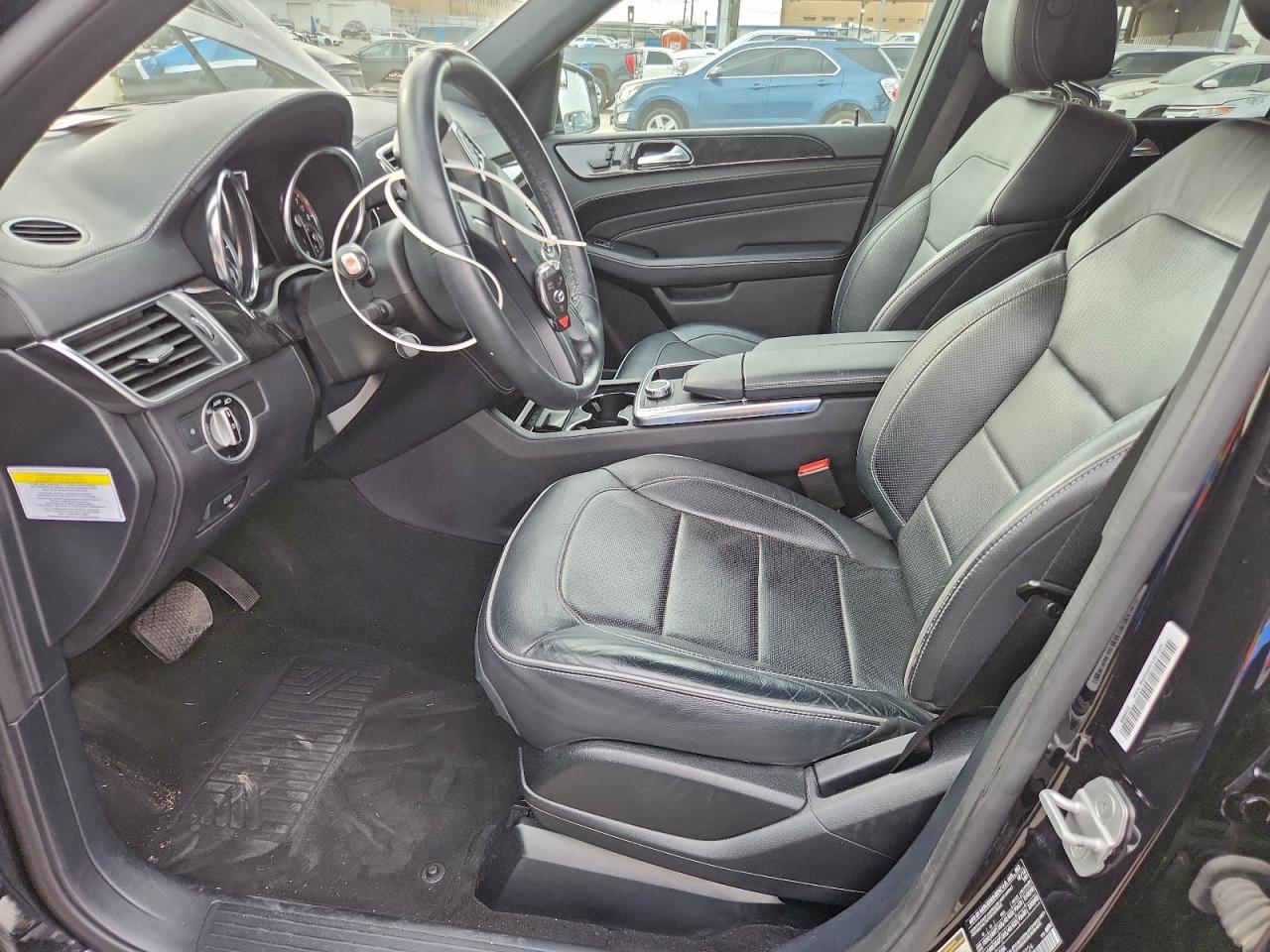 Mercedes-Benz M-Class 550 4matic Image 7