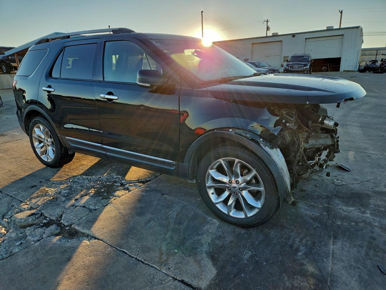 Ford Explorer Limited Image 12