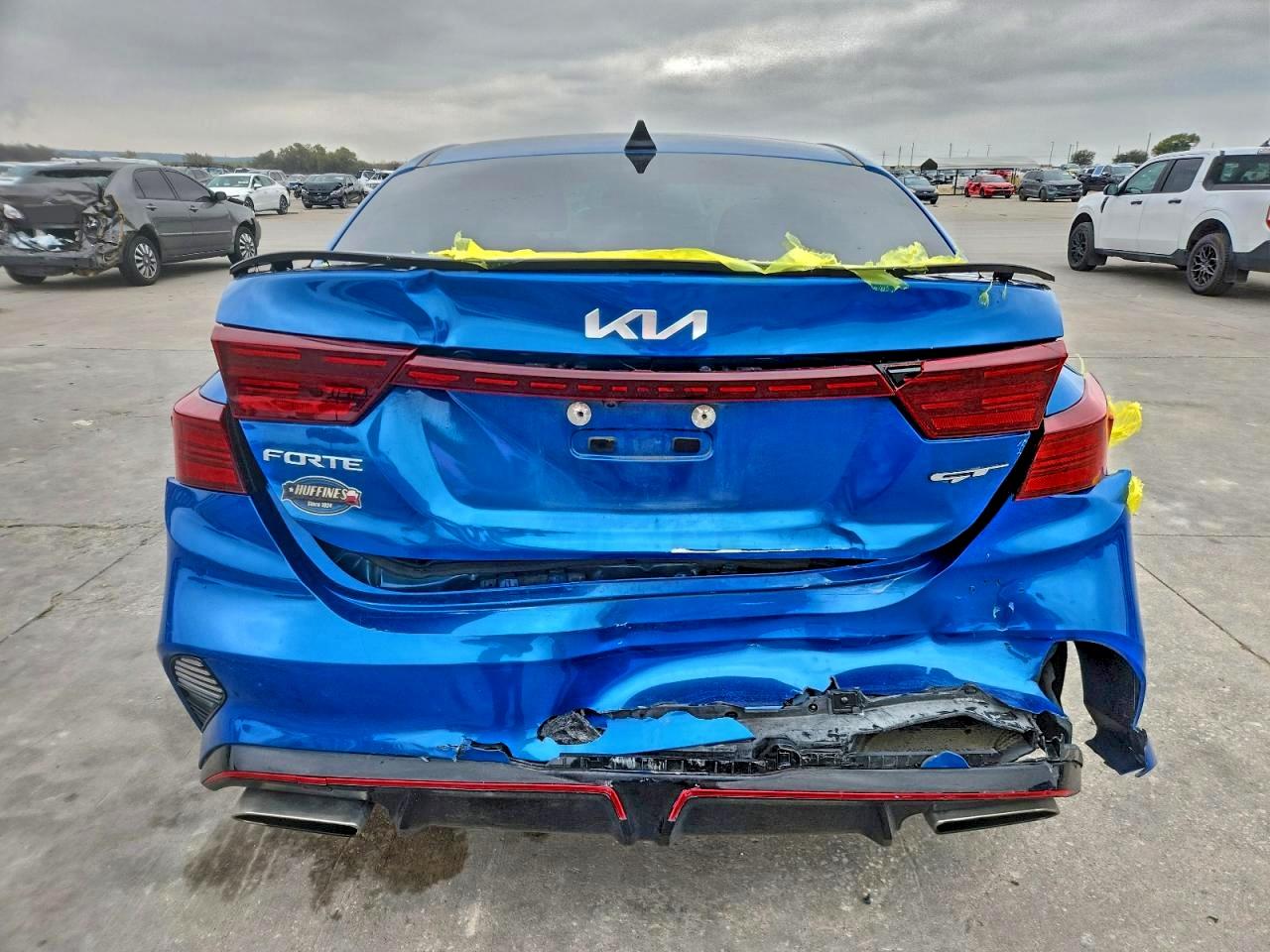 Kia Forte Gt Image 3