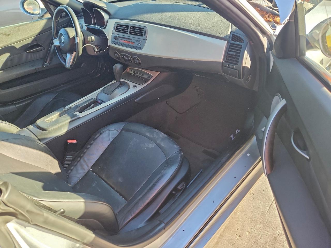 BMW Z Series 2.5 Image 4