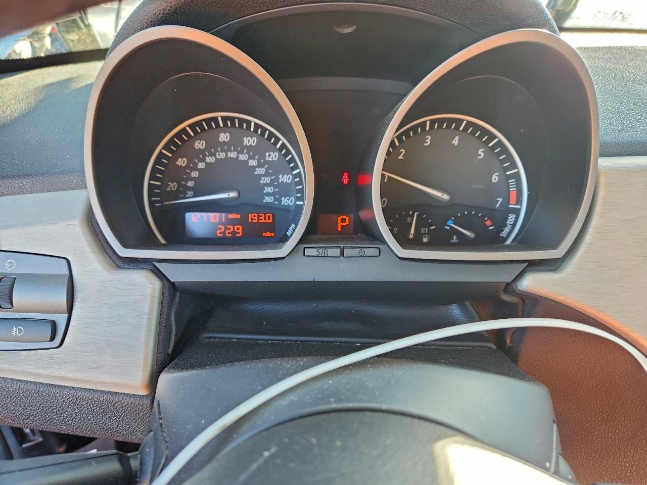 BMW Z Series 2.5 Image 10