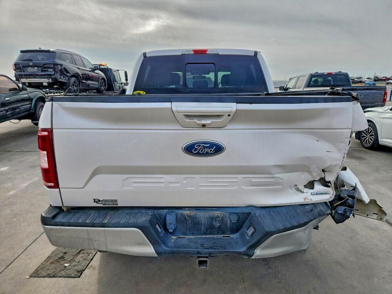 Ford F-150 Supercrew Image 5