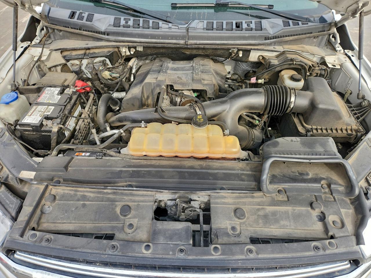 Ford F-150 Supercrew Image 8