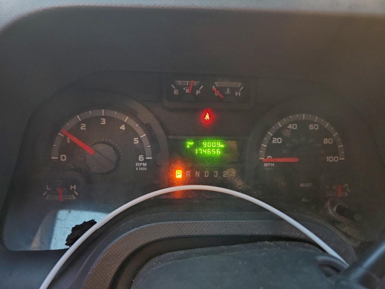 Ford E-350 E350 Super Duty Cutaway Van Image 9