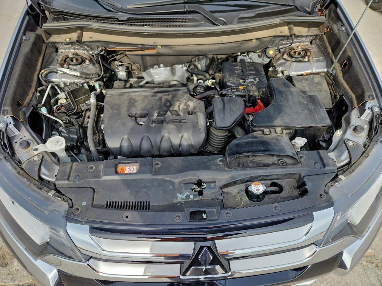 Mitsubishi Outlander Se Image 11