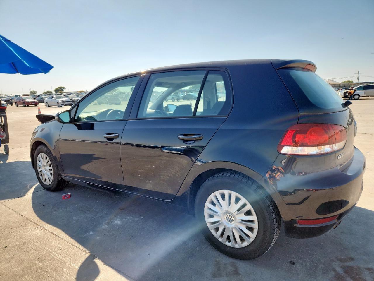 Volkswagen Golf Image 3