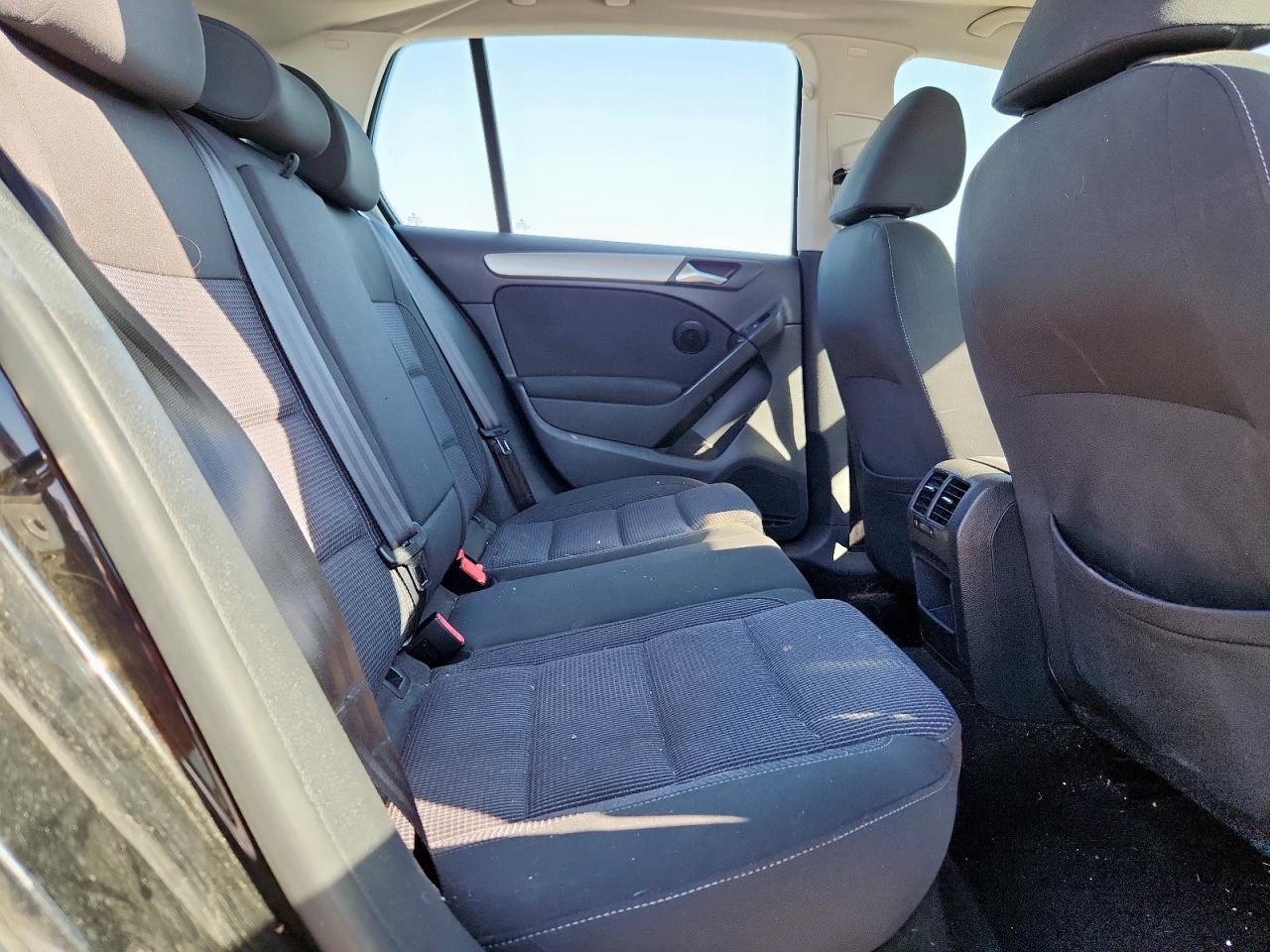 Volkswagen Golf Image 5