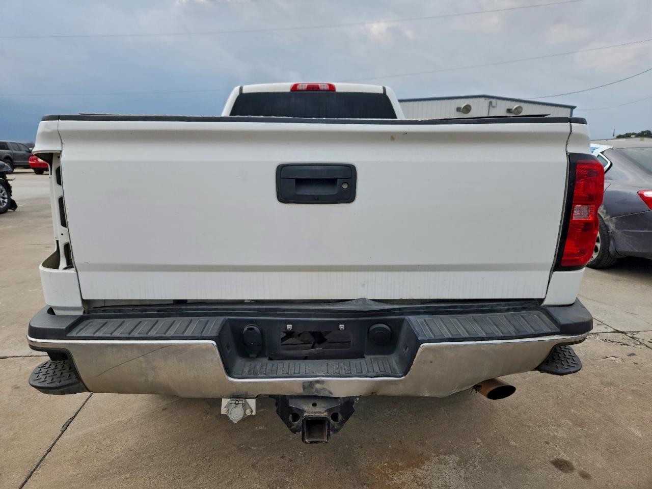 Chevrolet Silverado C2500 Heavy Duty Image 8