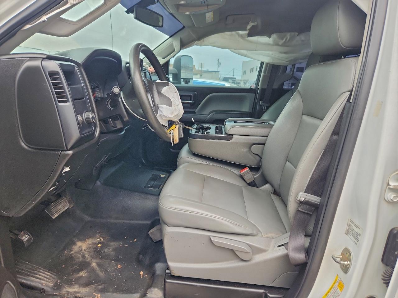 Chevrolet Silverado C2500 Heavy Duty Image 10