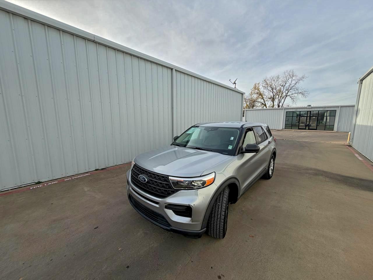 Ford Explorer Image 2