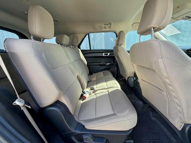 Ford Explorer Image 8