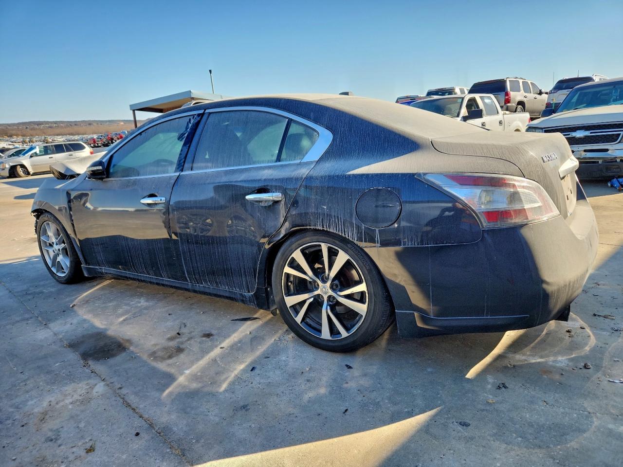 Nissan Maxima S Image 2