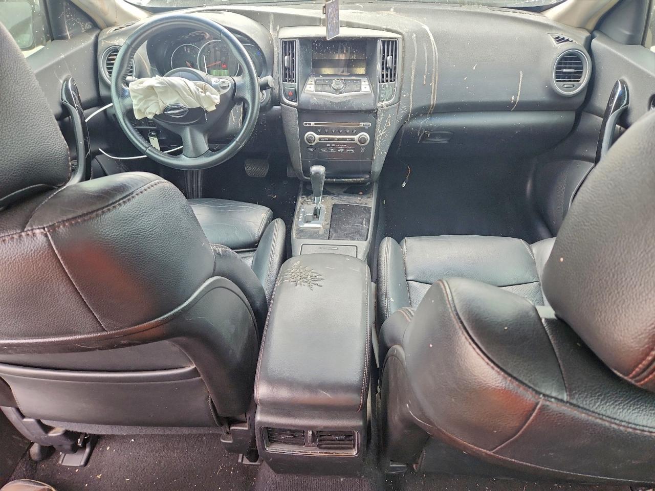 Nissan Maxima S Image 12