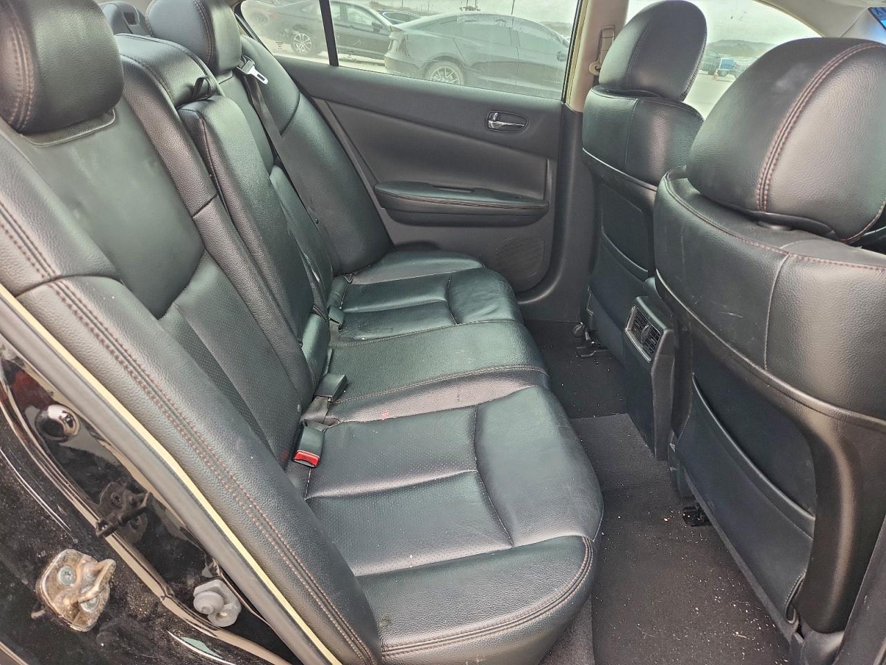 Nissan Maxima S Image 11