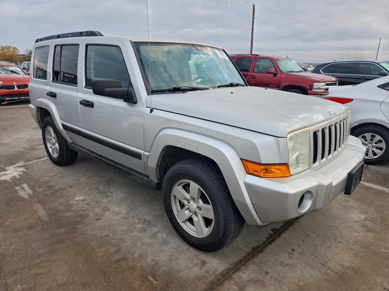 Jeep Commander Image 12