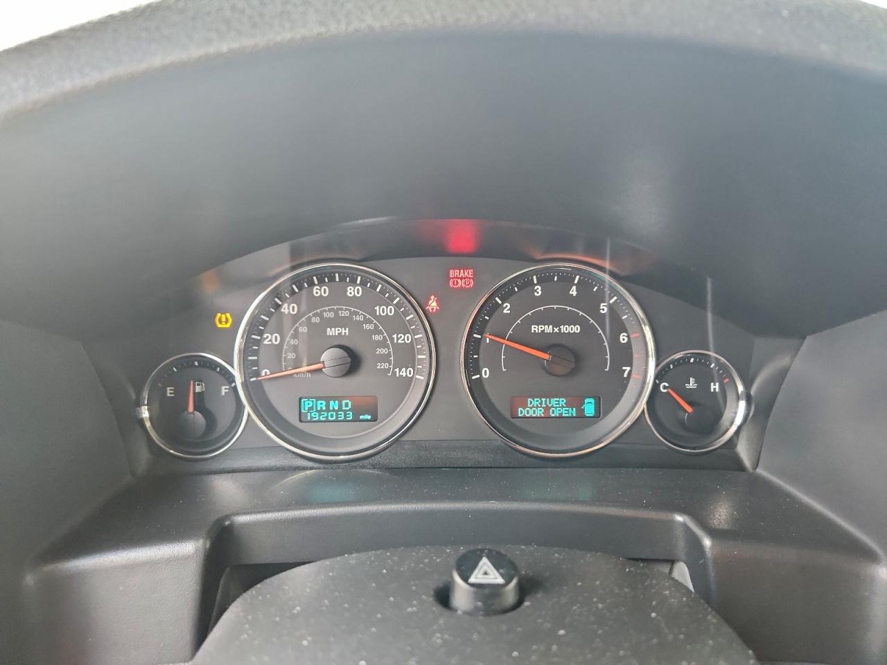 Jeep Commander Image 5