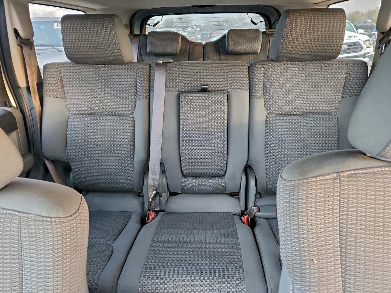 Jeep Commander Image 8