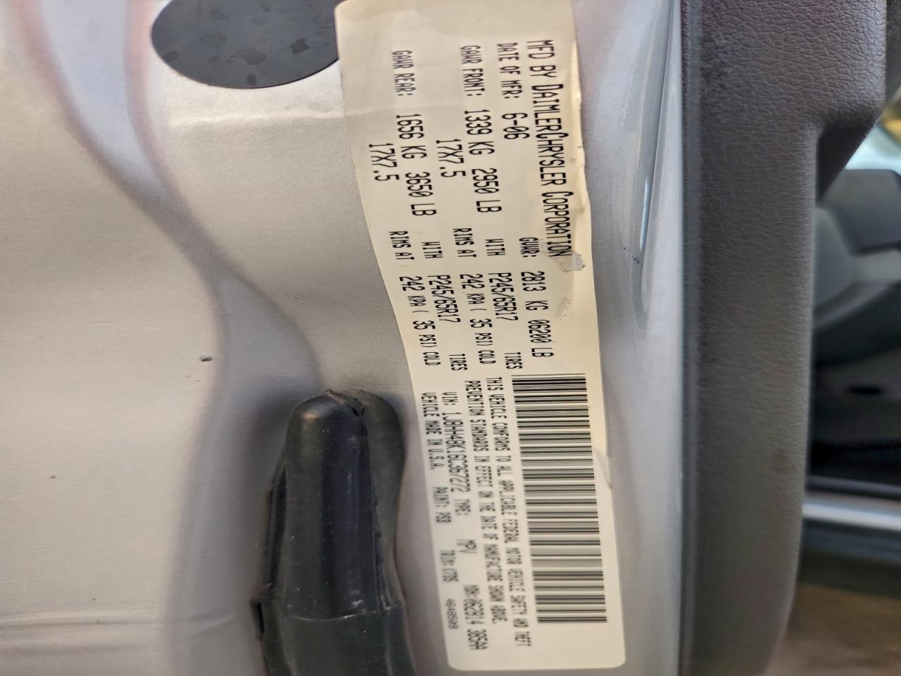 Jeep Commander Image 11