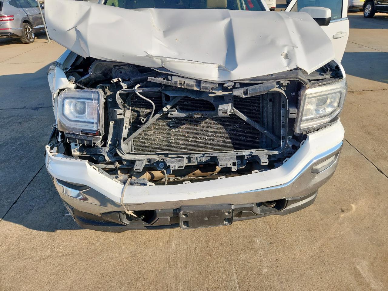 GMC Sierra K1500 Sle Image 11