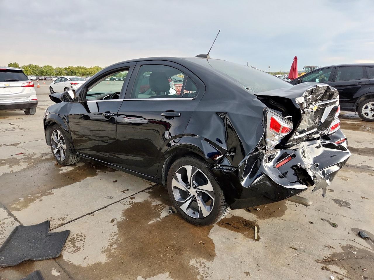 Chevrolet Sonic Premier Image 2