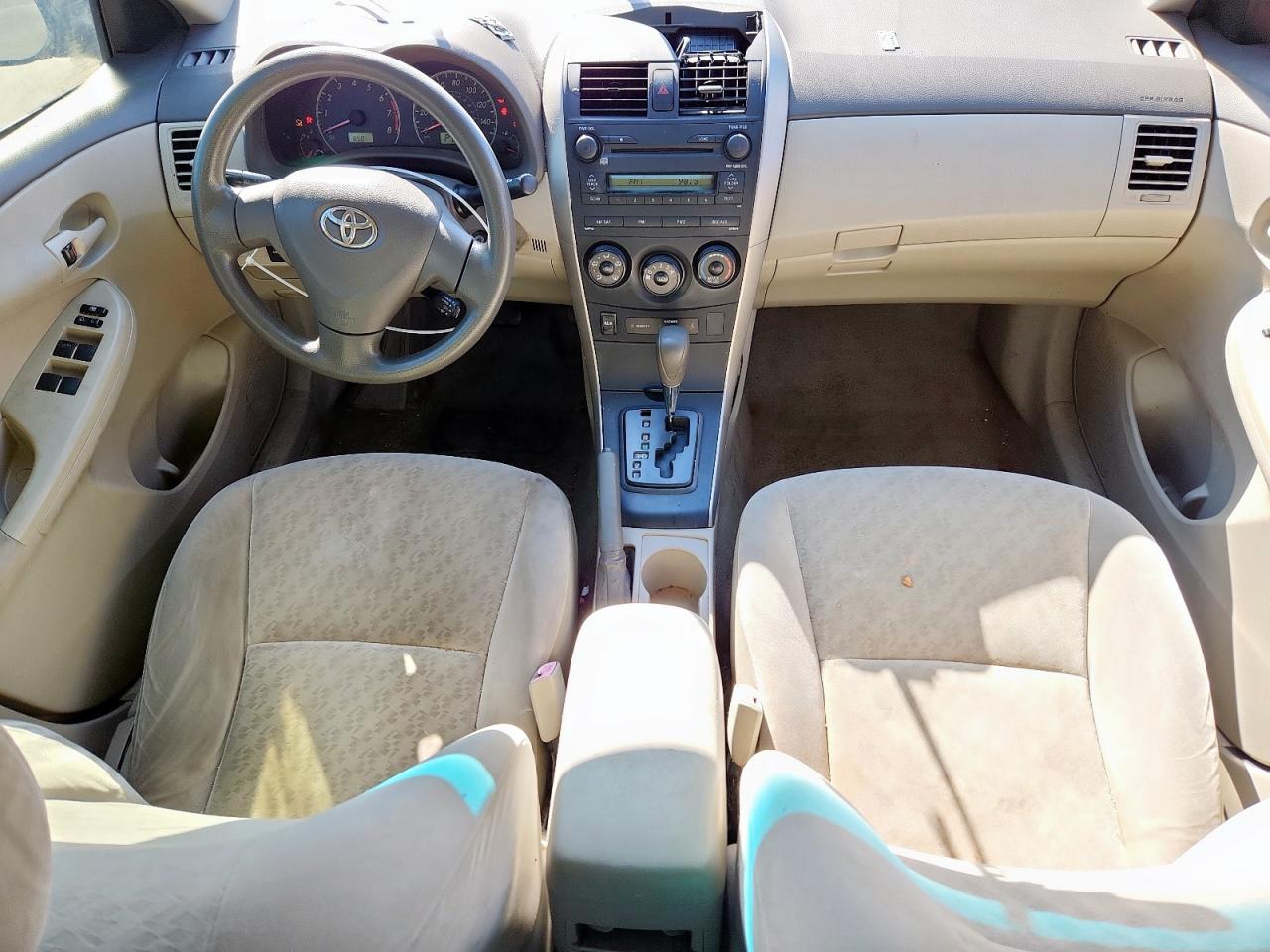 Toyota Corolla Base Image 11