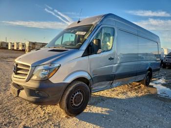  Salvage Mercedes-Benz Sprinter