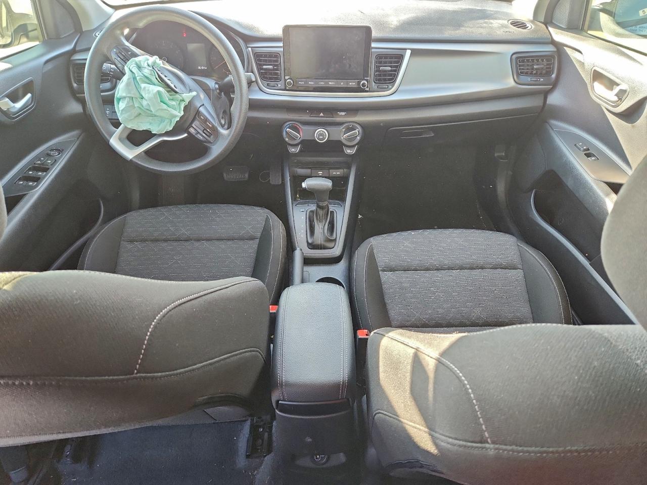 Kia Rio Lx Image 3